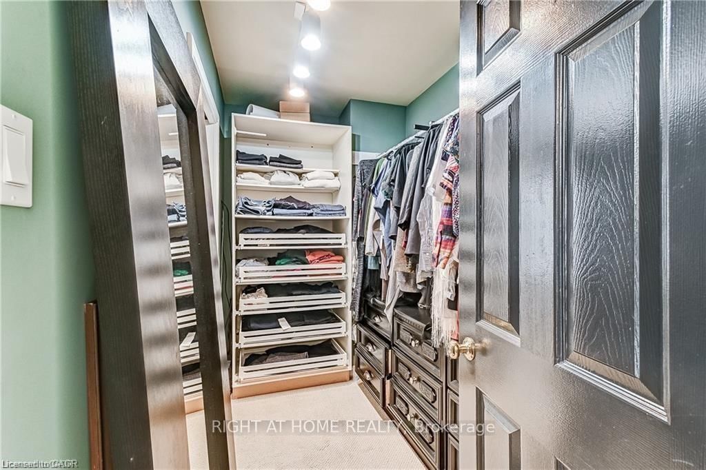 3021 Lakeshore Road • Burlington, ON photo 28