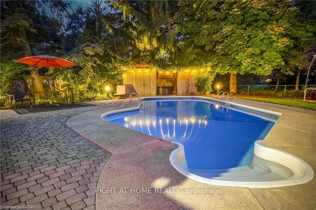 3021 Lakeshore Road • Burlington, ON photo 38