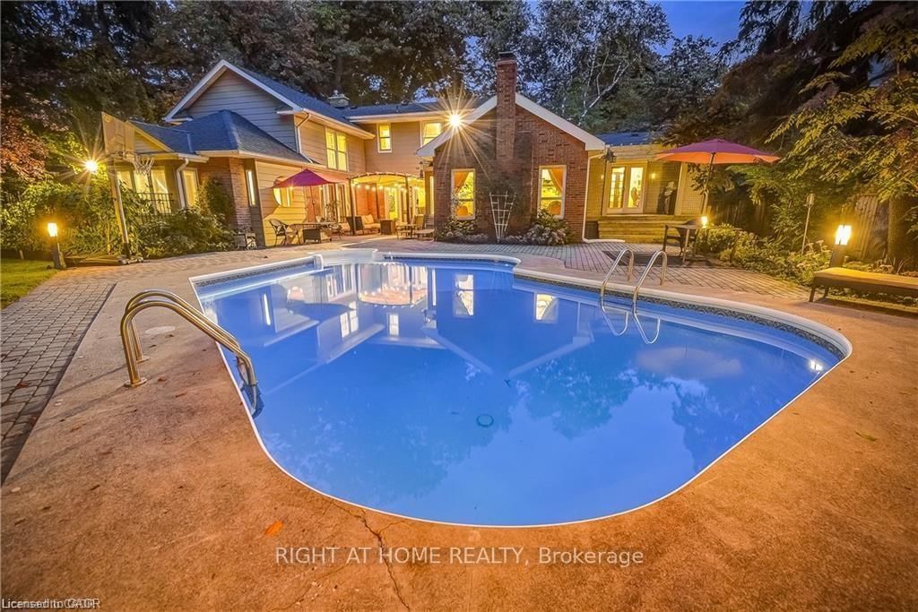 3021 Lakeshore Road • Burlington, ON photo 39