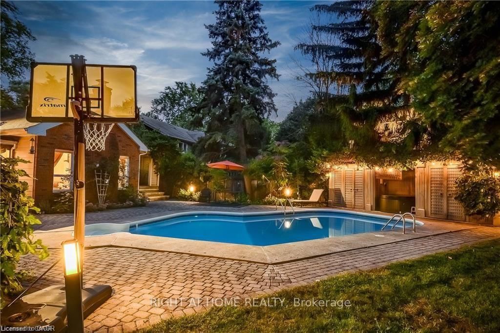 3021 Lakeshore Road • Burlington, ON photo 41