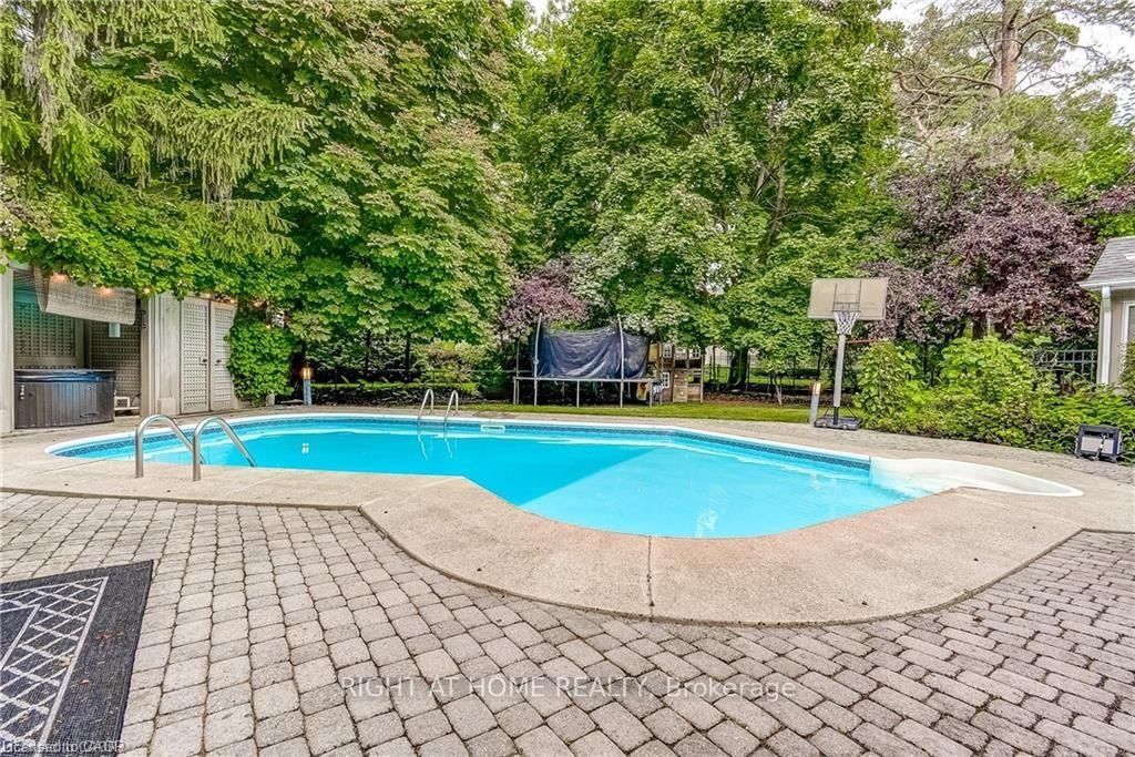 3021 Lakeshore Road • Burlington, ON photo 44