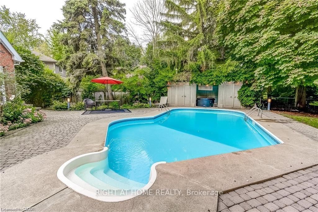 3021 Lakeshore Road • Burlington, ON photo 45