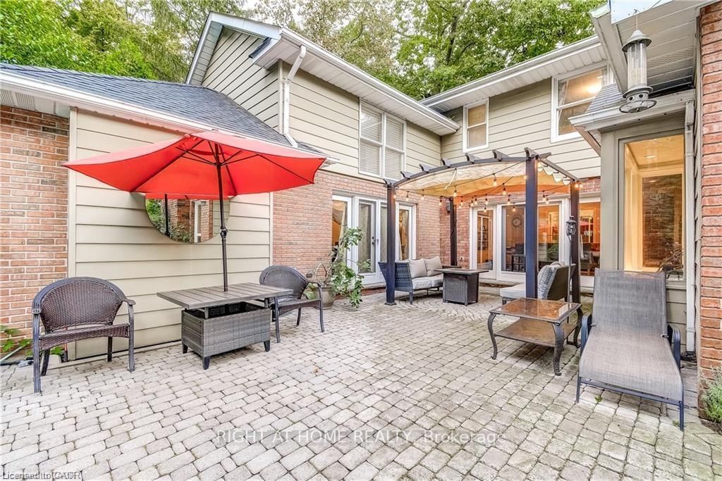 3021 Lakeshore Road • Burlington, ON photo 46