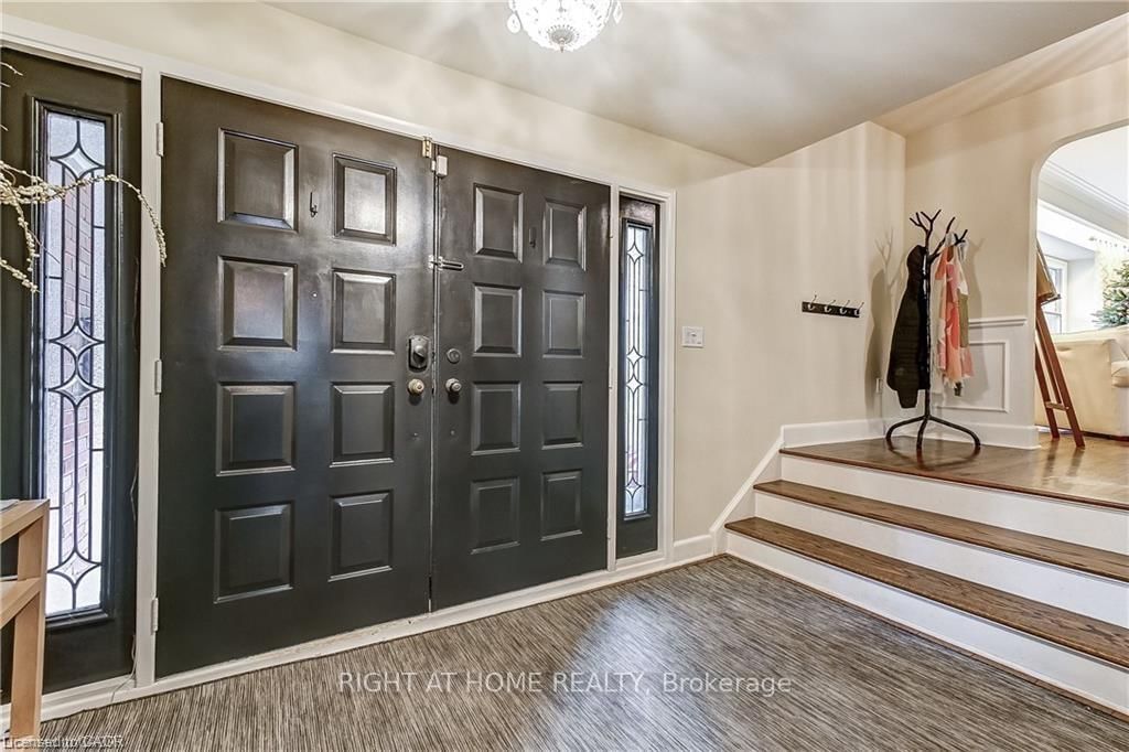 3021 Lakeshore Road • Burlington, ON photo 8