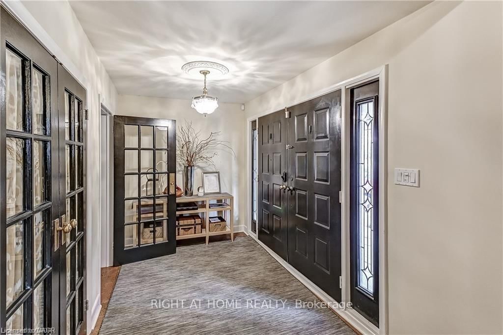 3021 Lakeshore Road • Burlington, ON photo 9