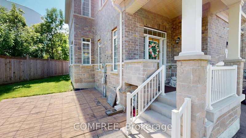 16 Ridgegate Crescent