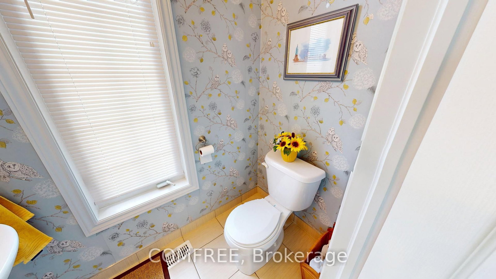 16 Ridgegate Crescent • Halton Hills, ON photo 5