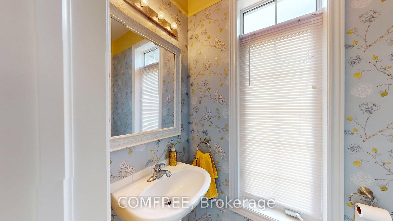 16 Ridgegate Crescent • Halton Hills, ON photo 6
