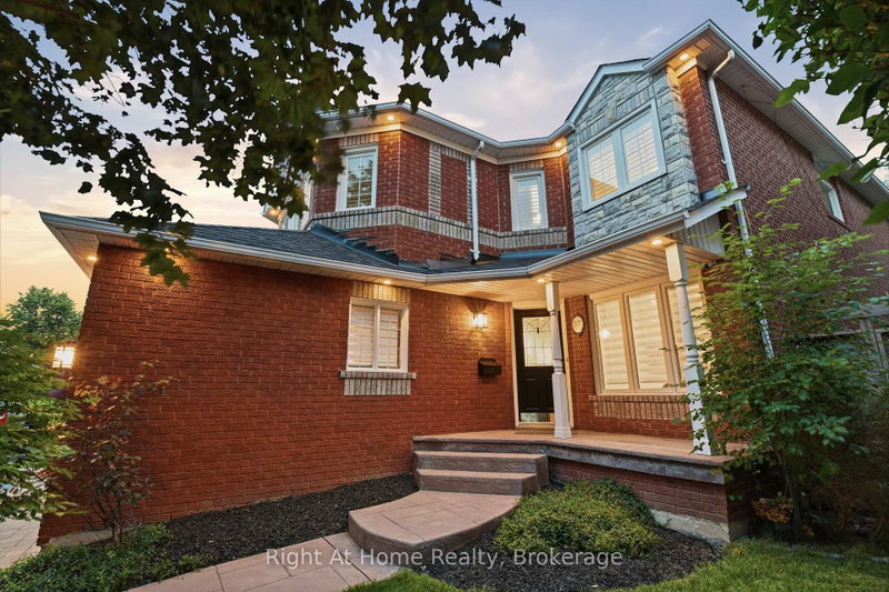 57 Lauchlin Crescent