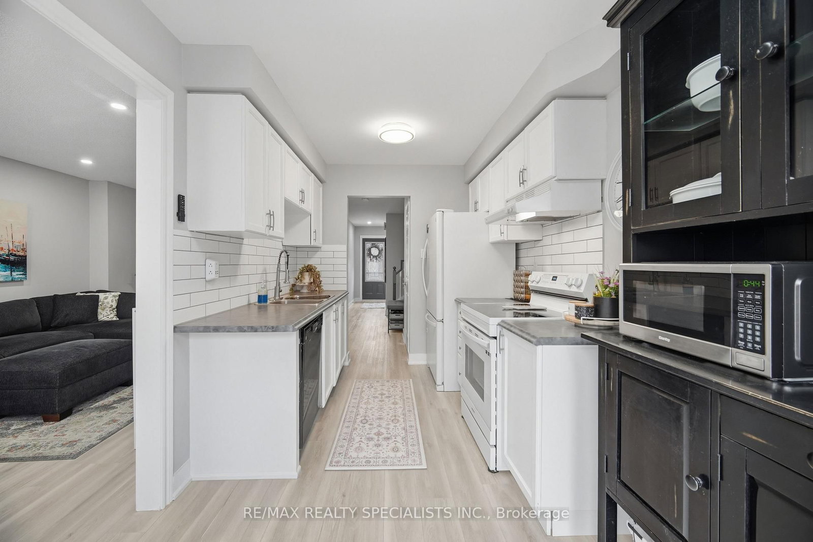 69 Wood Circle • Caledon, ON photo 2