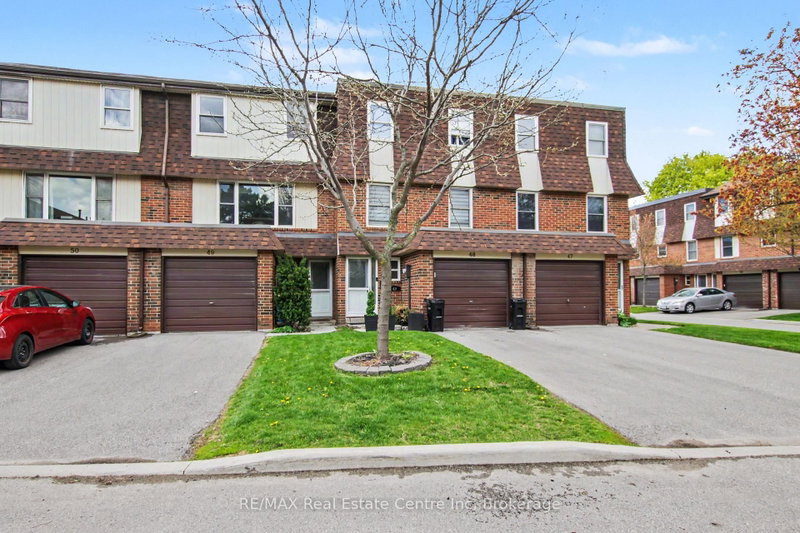 49 - 371 Bronte Street S