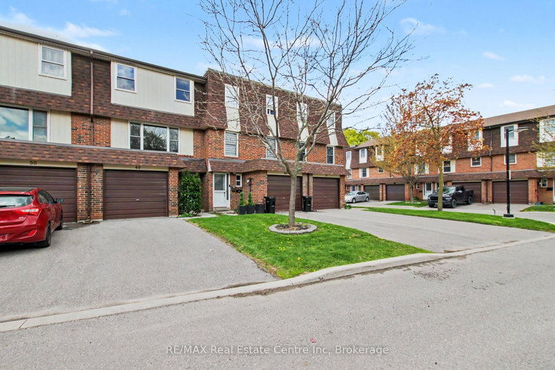 49 - 371 Bronte Street S