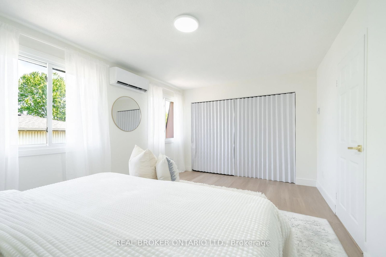 684 Dynes Road • #1 • Burlington, ON photo 15