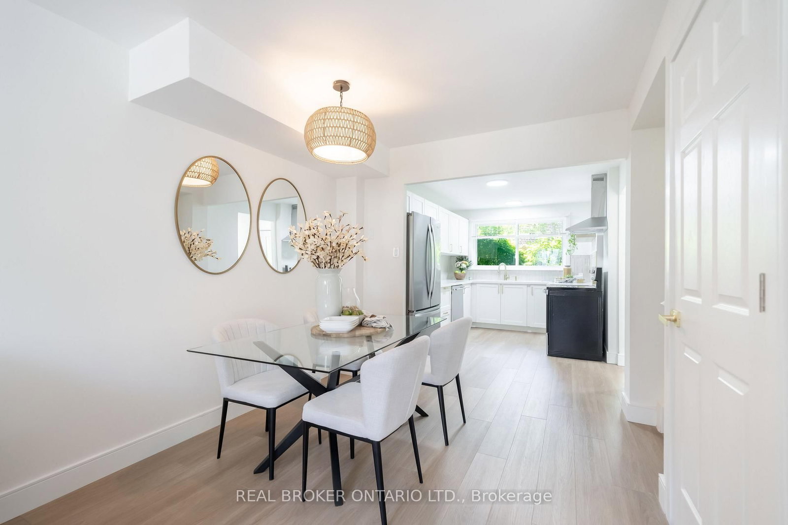 684 Dynes Road • #1 • Burlington, ON photo 7