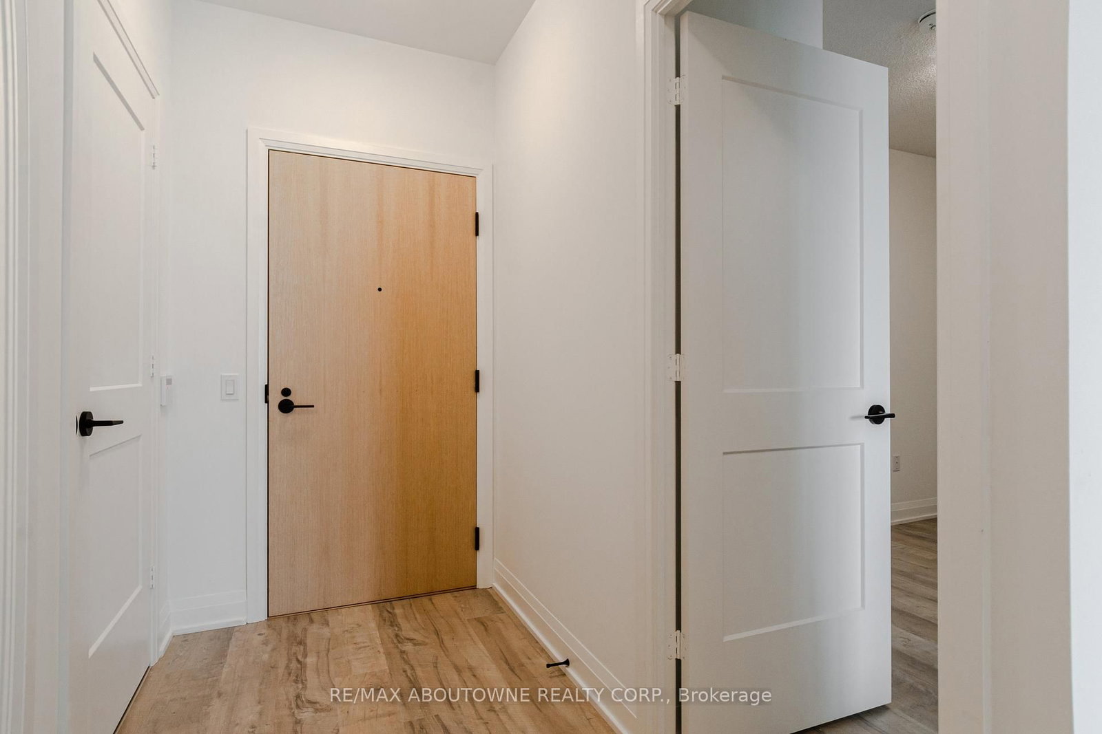 814-50 George Butchart Drive, Toronto, ON, photo 5