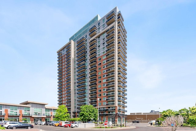 1503 - 215 Queen Street E