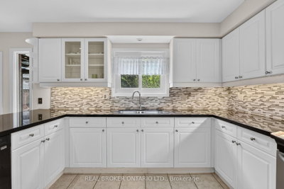 2152 Grand Ravine Drive • Oakville, ON photo 9