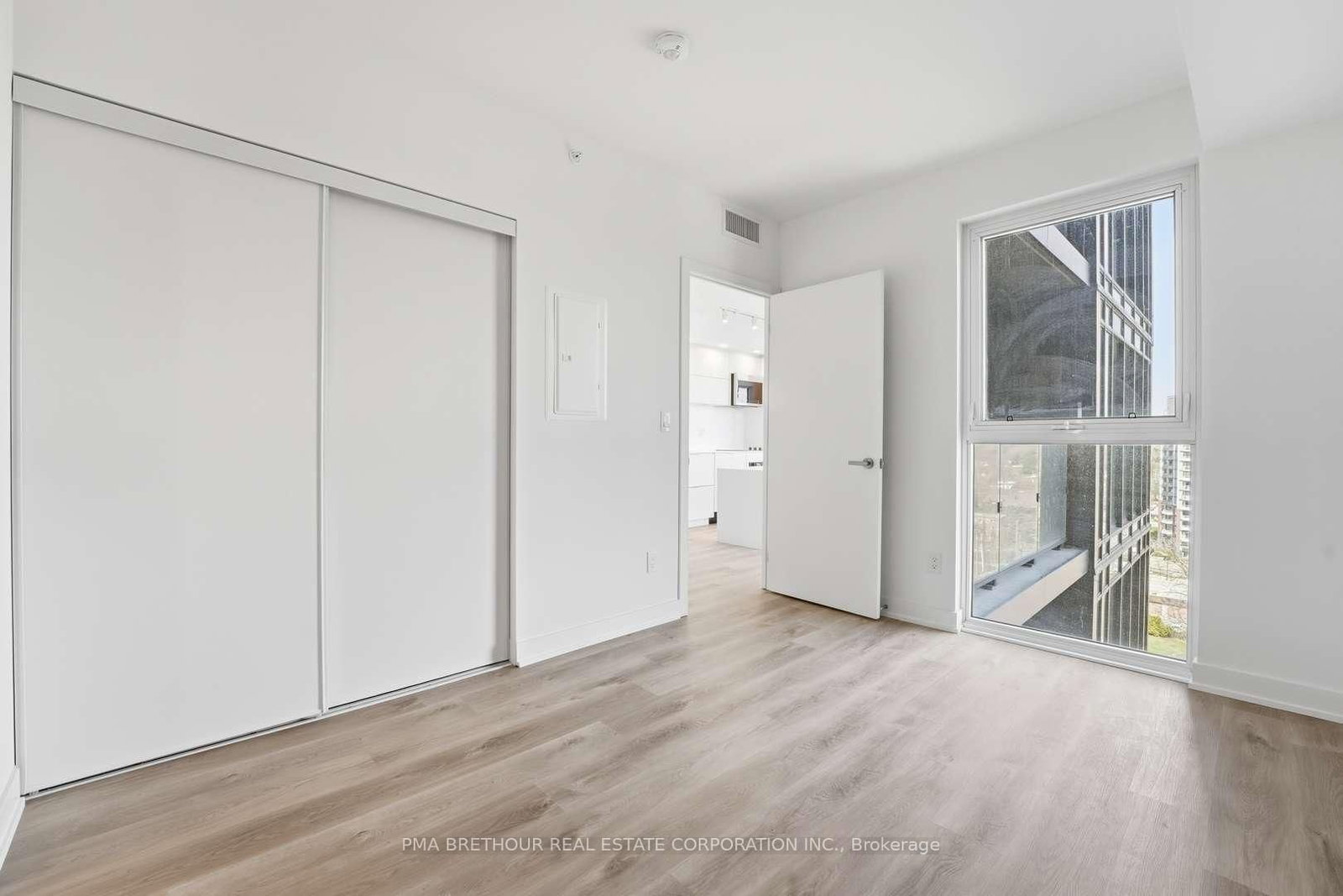 370 Martha Street • #1211 • Burlington, ON photo 10