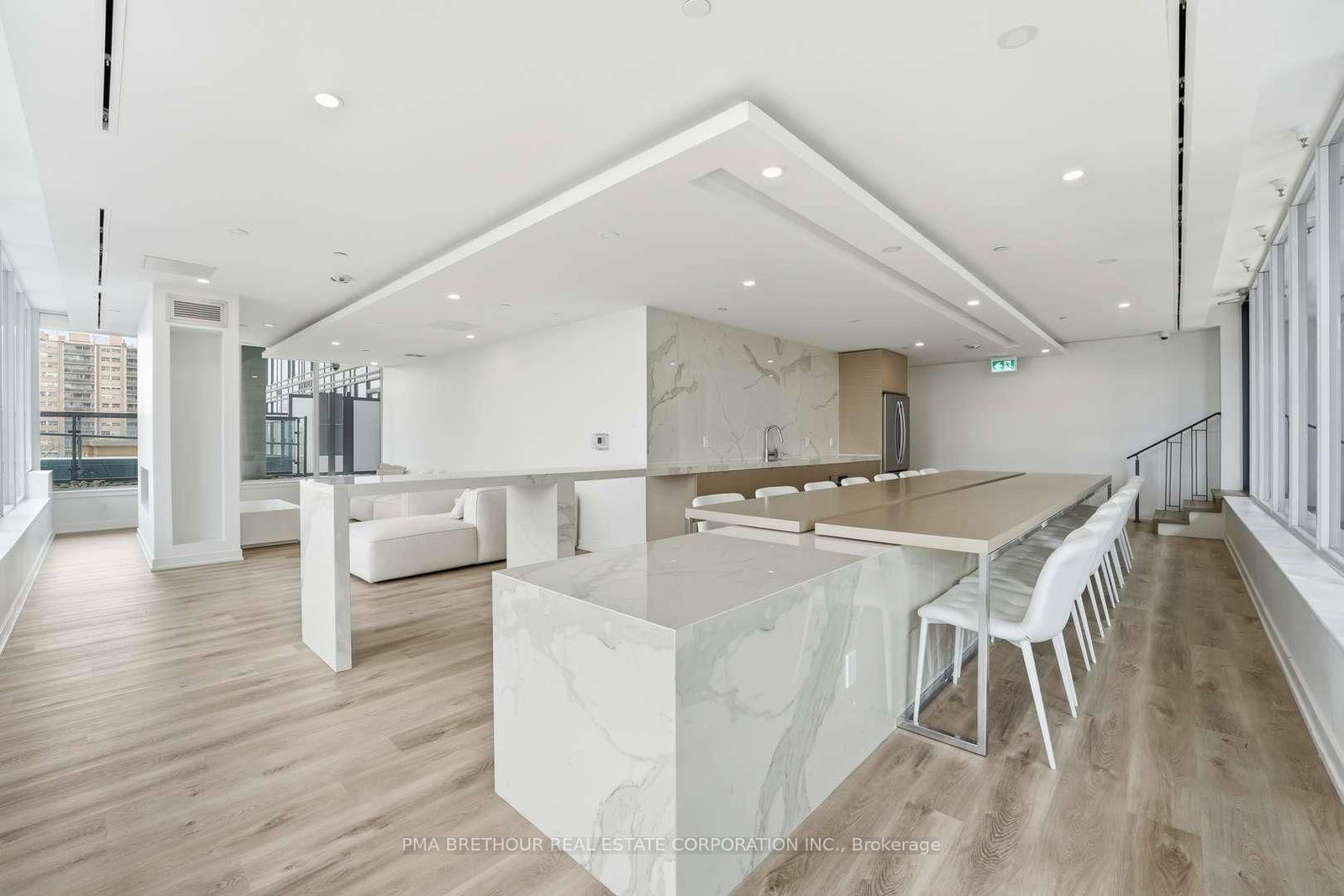 370 Martha Street • #1211 • Burlington, ON photo 16