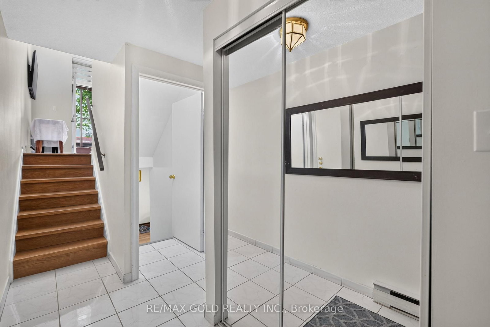 68 Darras Court • Brampton, ON photo 7