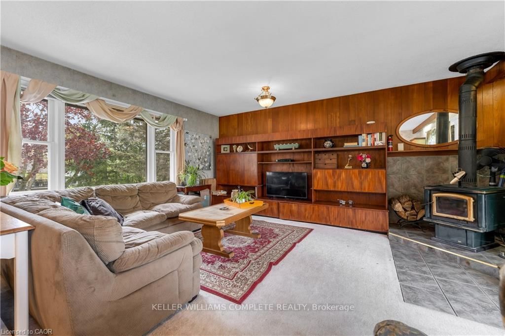 569 CRANE Court • Burlington, ON photo 11