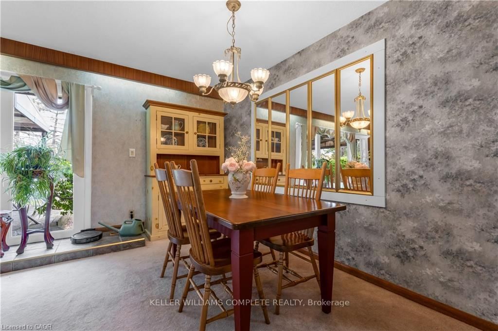 569 CRANE Court • Burlington, ON photo 13