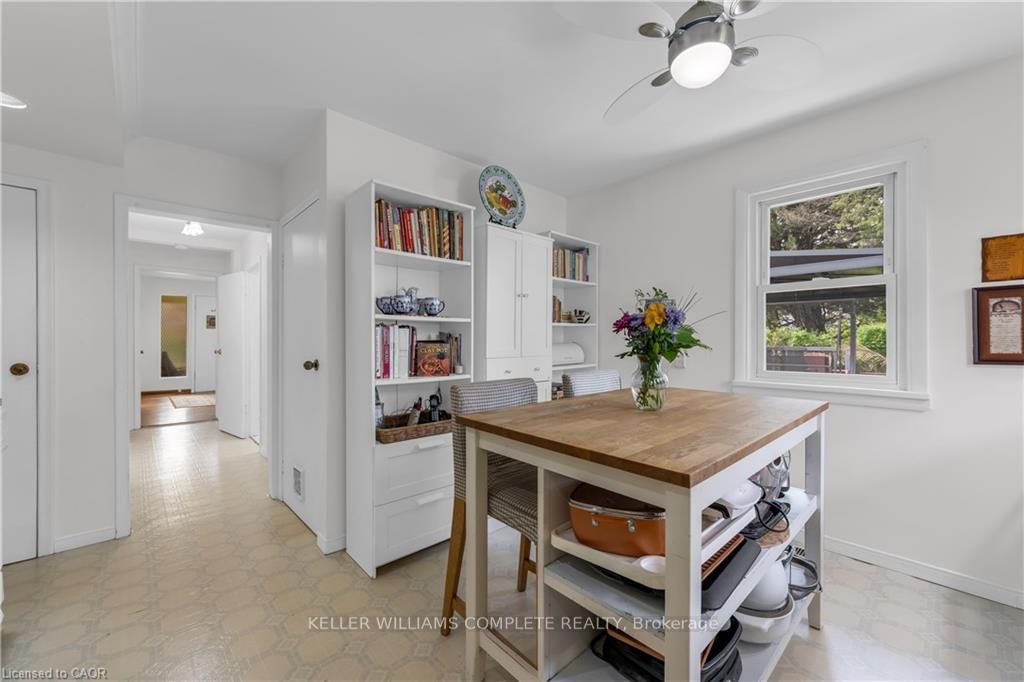 569 CRANE Court • Burlington, ON photo 17