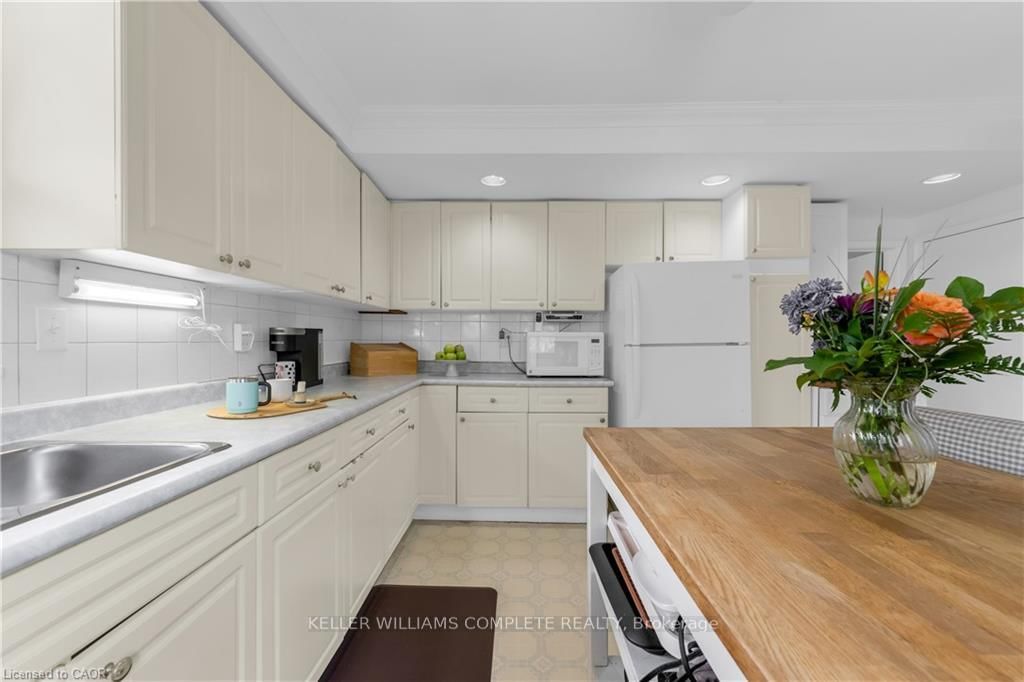 569 CRANE Court • Burlington, ON photo 18