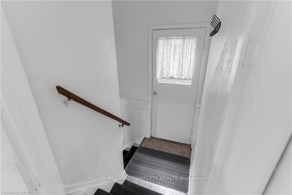 569 CRANE Court • Burlington, ON photo 19