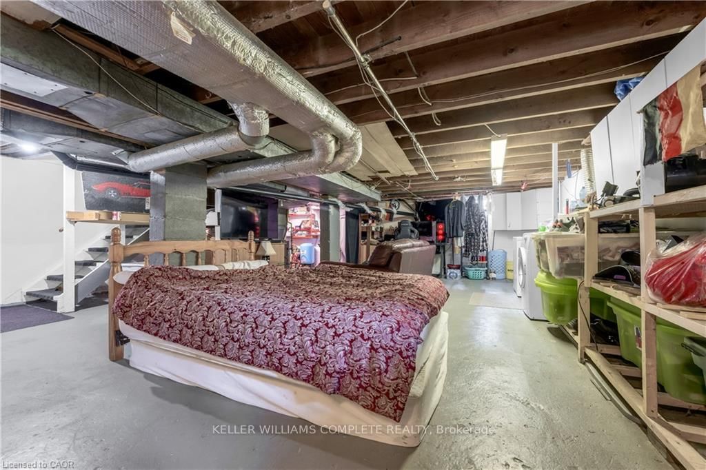 569 CRANE Court • Burlington, ON photo 20