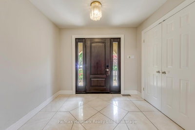2247 Bennington Oakville,ON L6J 5Z3 — Photo 2