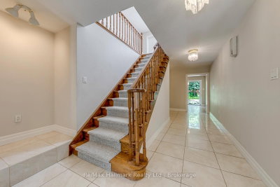 2247 Bennington Oakville,ON L6J 5Z3 — Photo 3