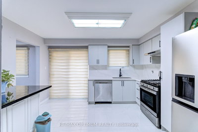 5 Roehampton Crescent • Brampton, ON photo 9