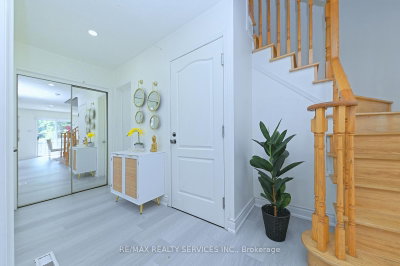 56 Mullis Crescent • Brampton, ON photo 5
