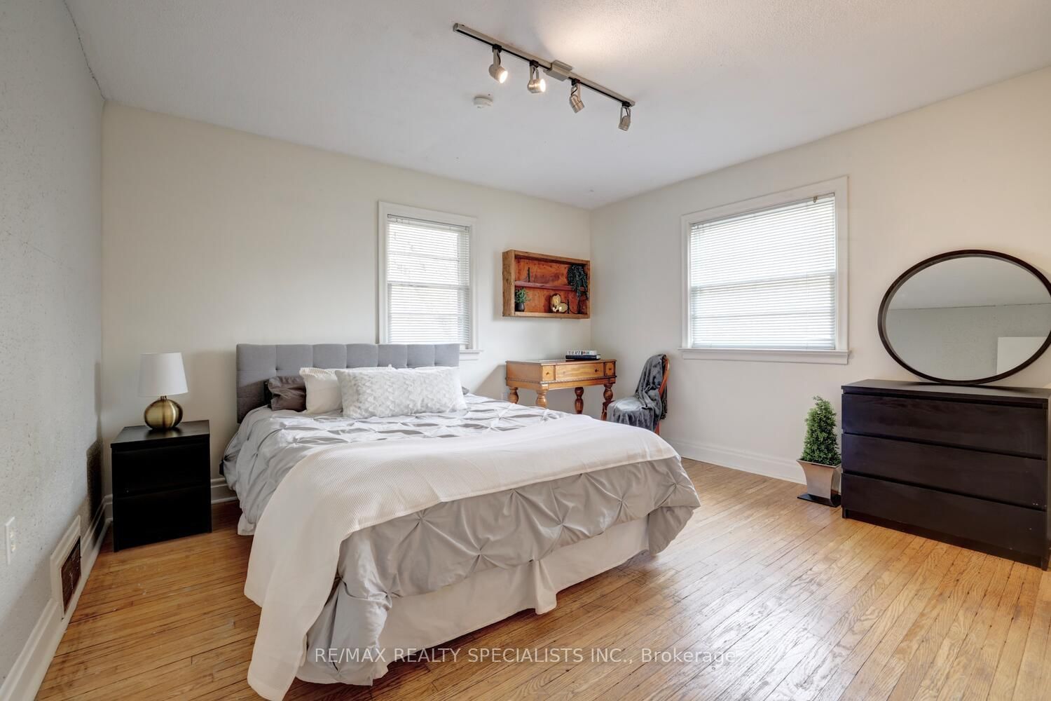 821 Parkland Avenue • Mississauga, ON photo 20