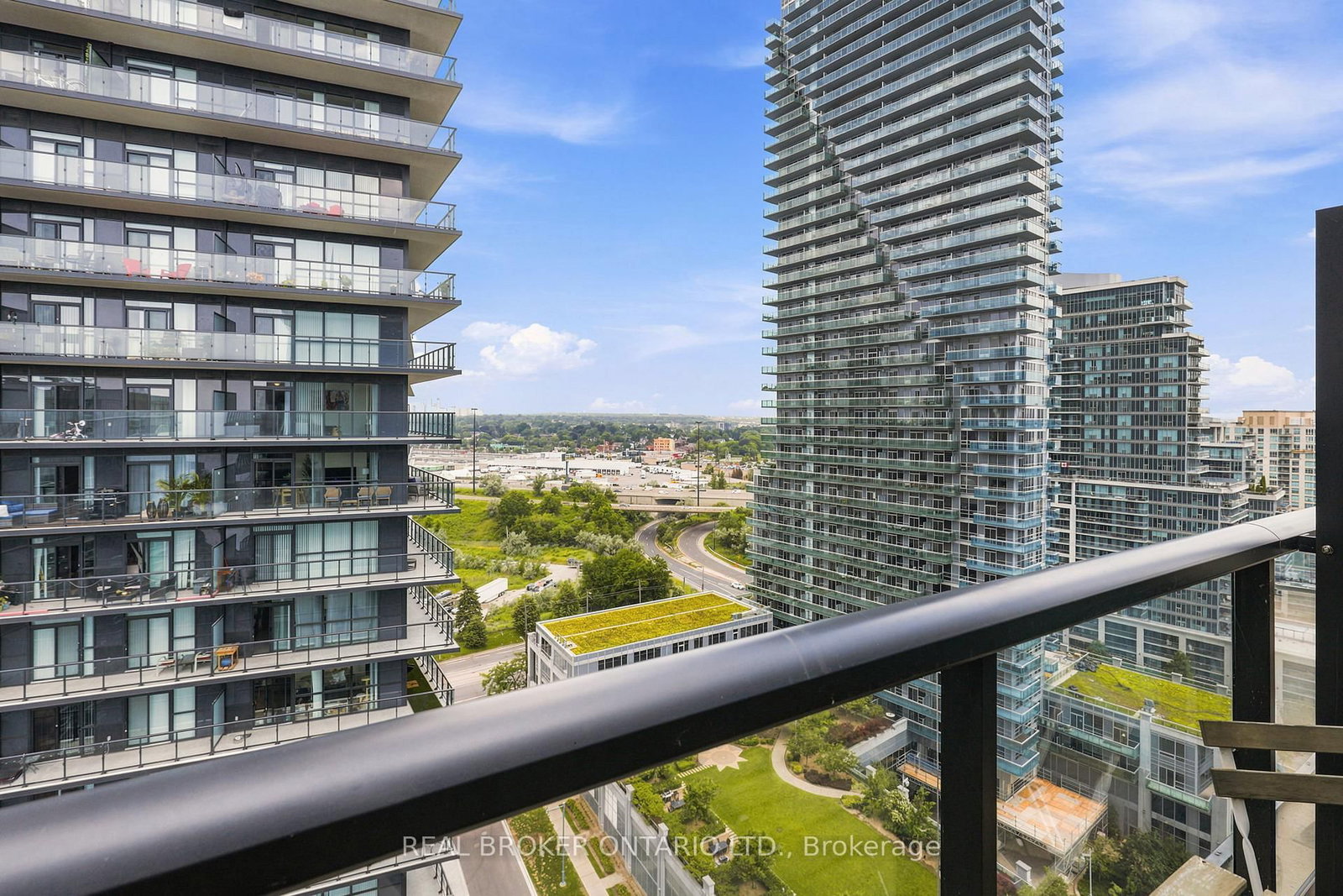39 Annie Craig Drive • #PH06 • Toronto, ON photo 15