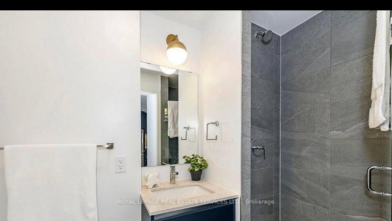 395 Dundas Oakville,ON L6M 5R8 — Photo 8
