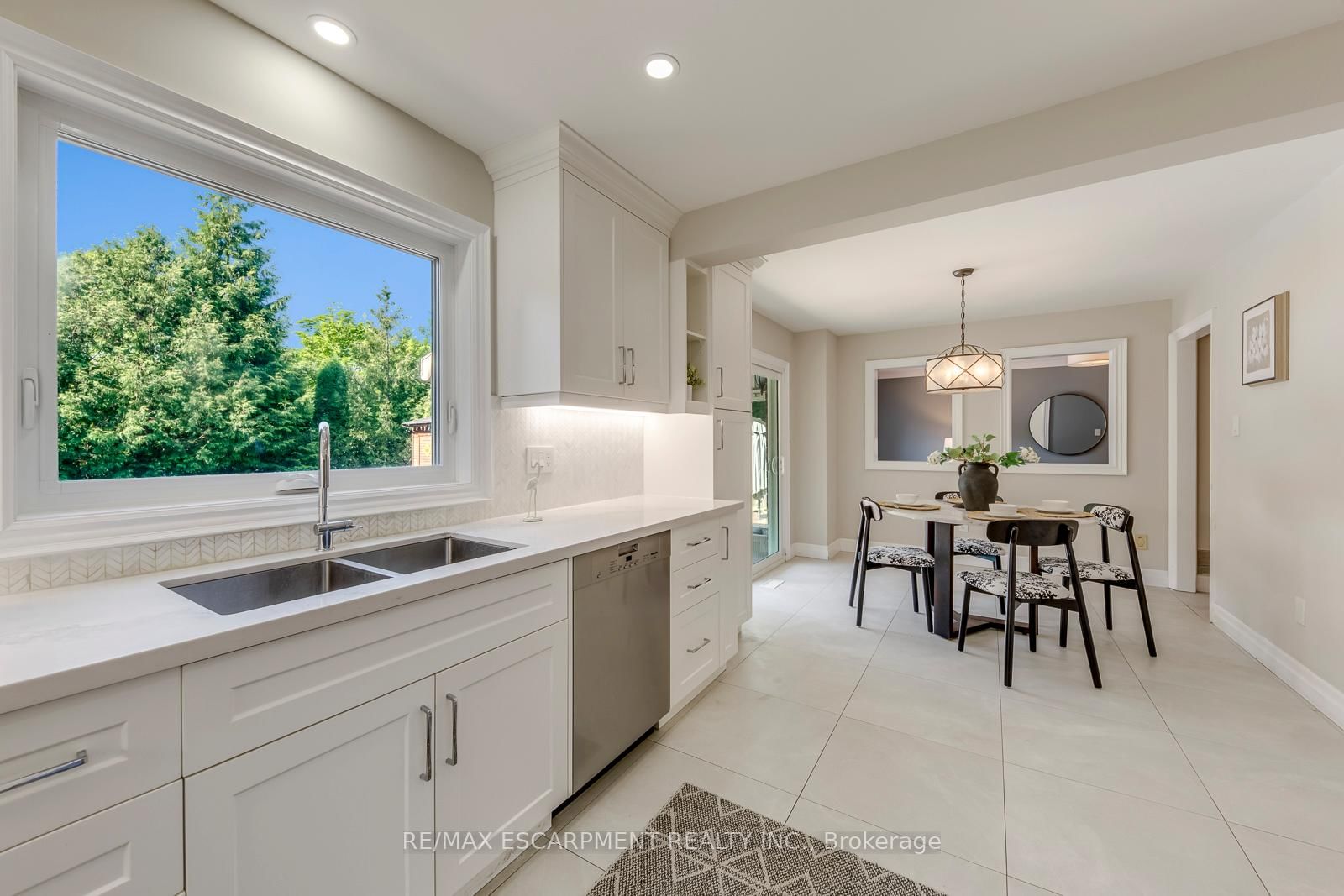 1633 Greenbriar Drive • Oakville, ON photo 17