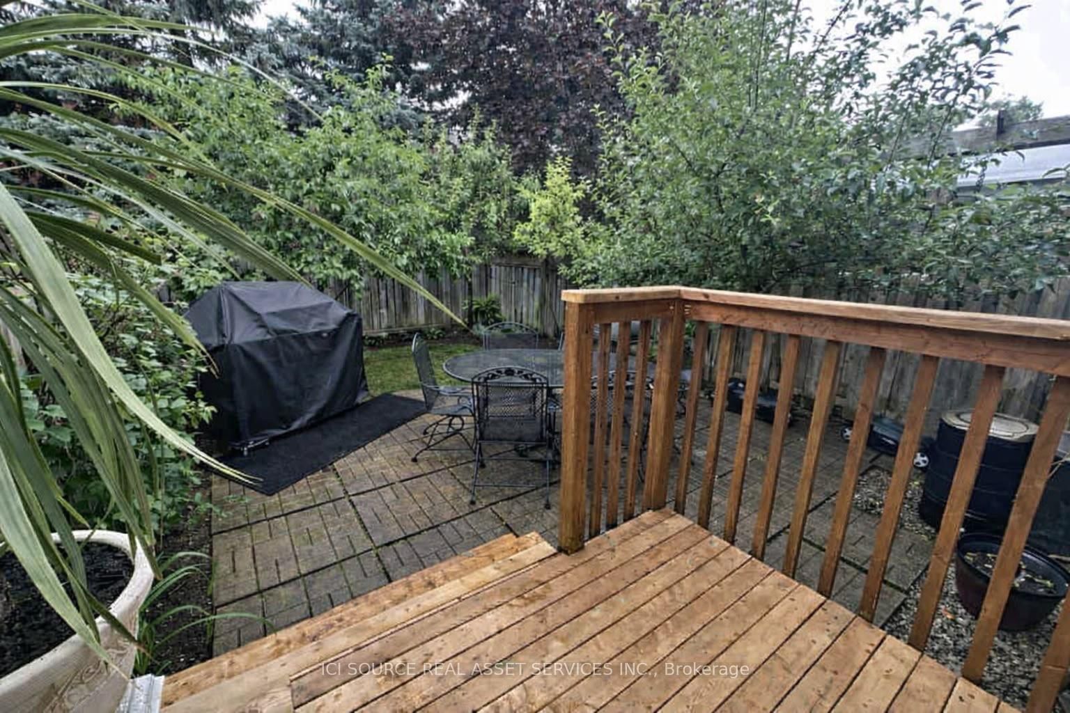 2081 Golden Orchard Trail • Oakville, ON photo 13