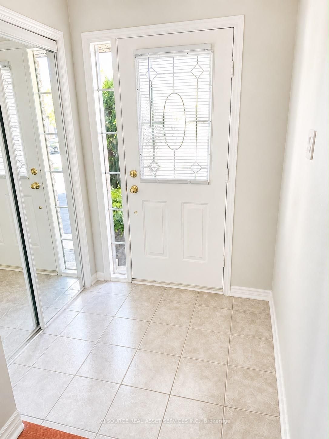 2081 Golden Orchard Trail • Oakville, ON photo 4