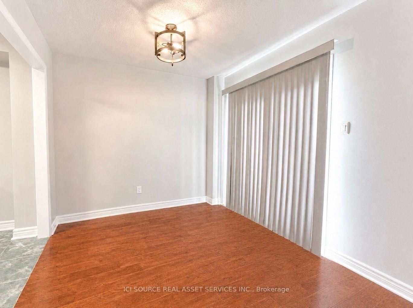 2081 Golden Orchard Trail • Oakville, ON photo 8