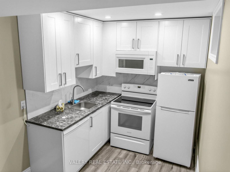 Lower - 133 Meadowvale Drive