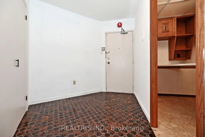 2323 Confederation Mississauga,ON L5B 1R6 — Photo 12