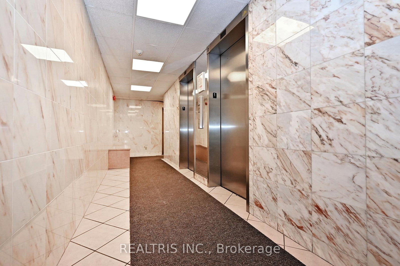 2323 Confederation Mississauga,ON L5B 1R6 — Photo 8