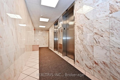 2323 Confederation Mississauga,ON L5B 1R6 — Photo 8