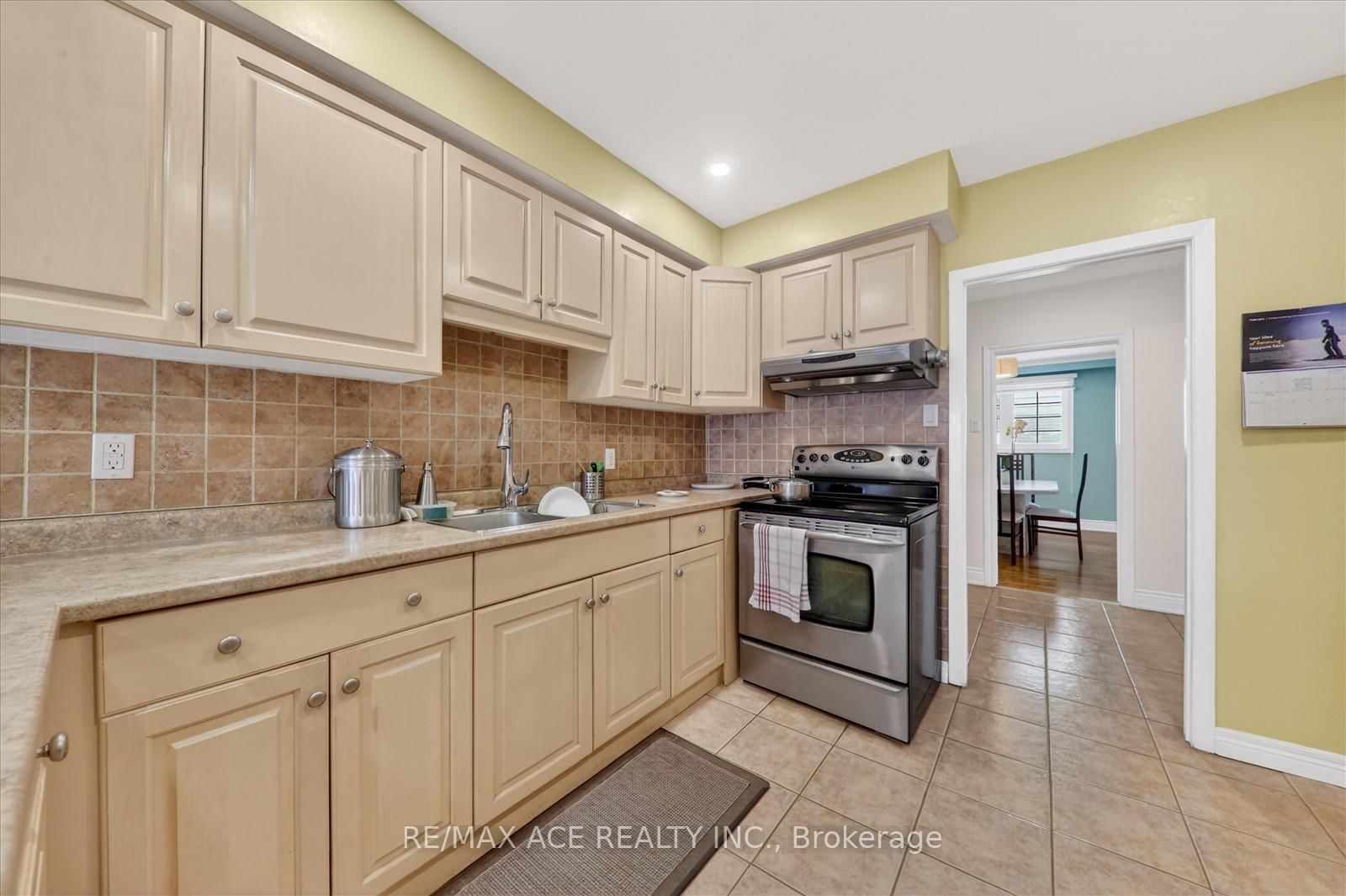 1719 Valentine Gardens • Mississauga, ON photo 14
