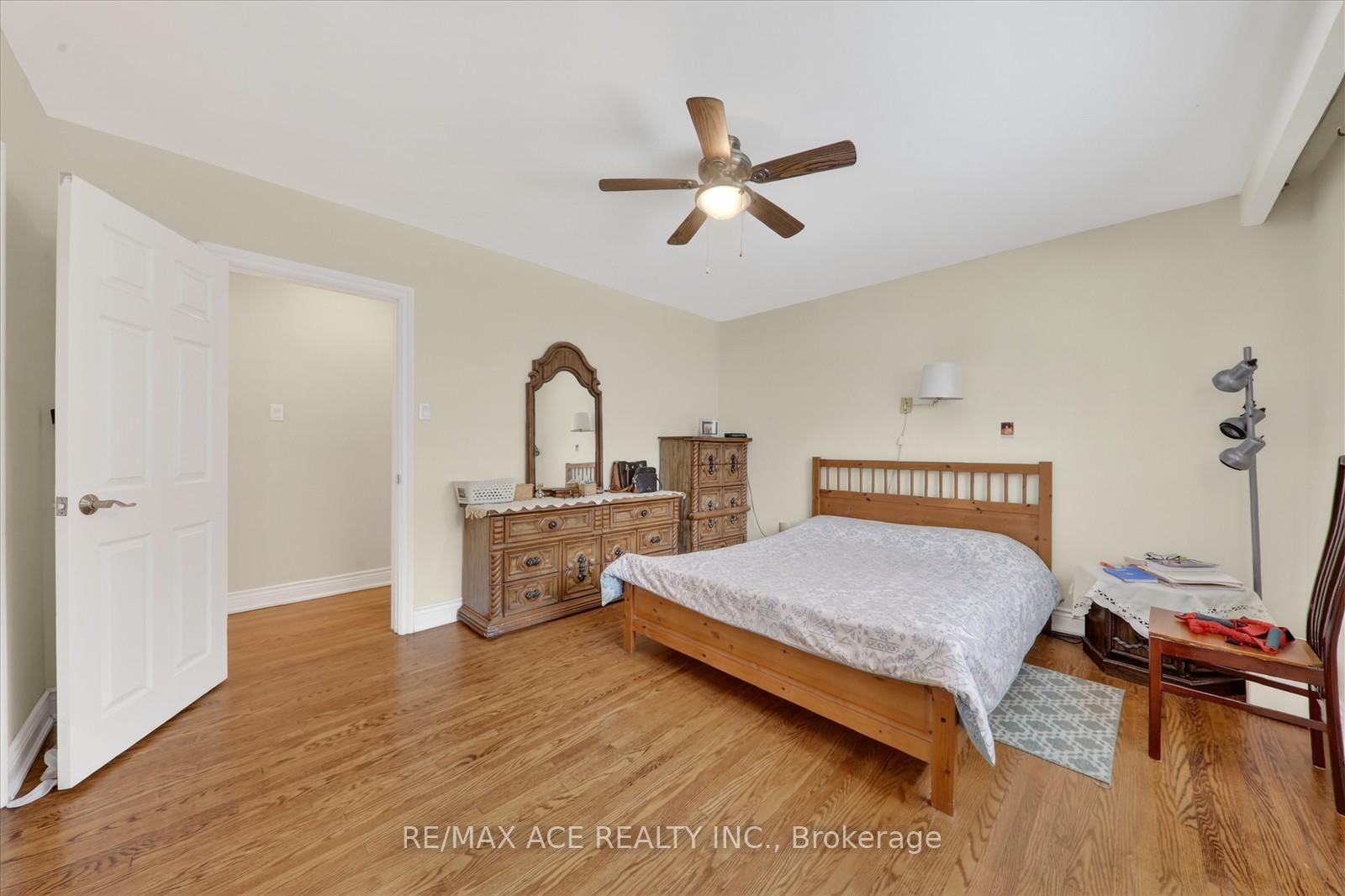 1719 Valentine Gardens • Mississauga, ON photo 21