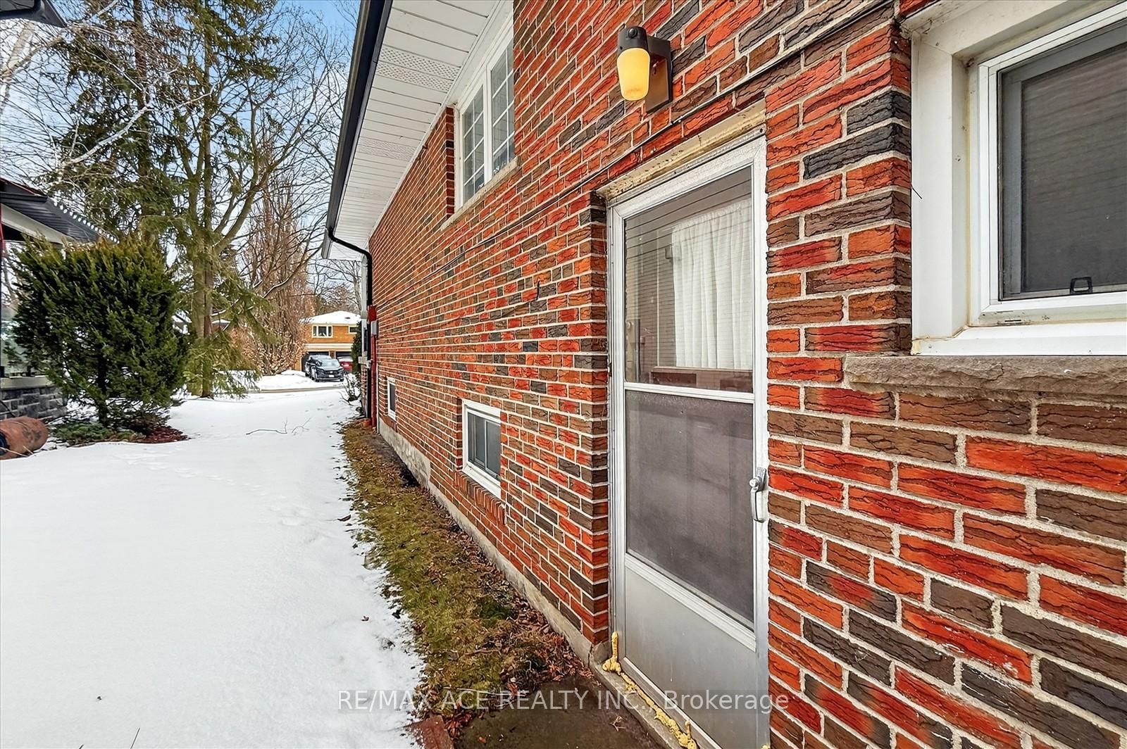 1719 Valentine Gardens • Mississauga, ON photo 36