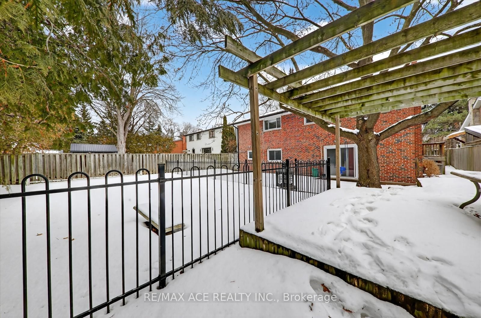 1719 Valentine Gardens • Mississauga, ON photo 39