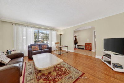 1719 Valentine Gardens • Mississauga, ON photo 9